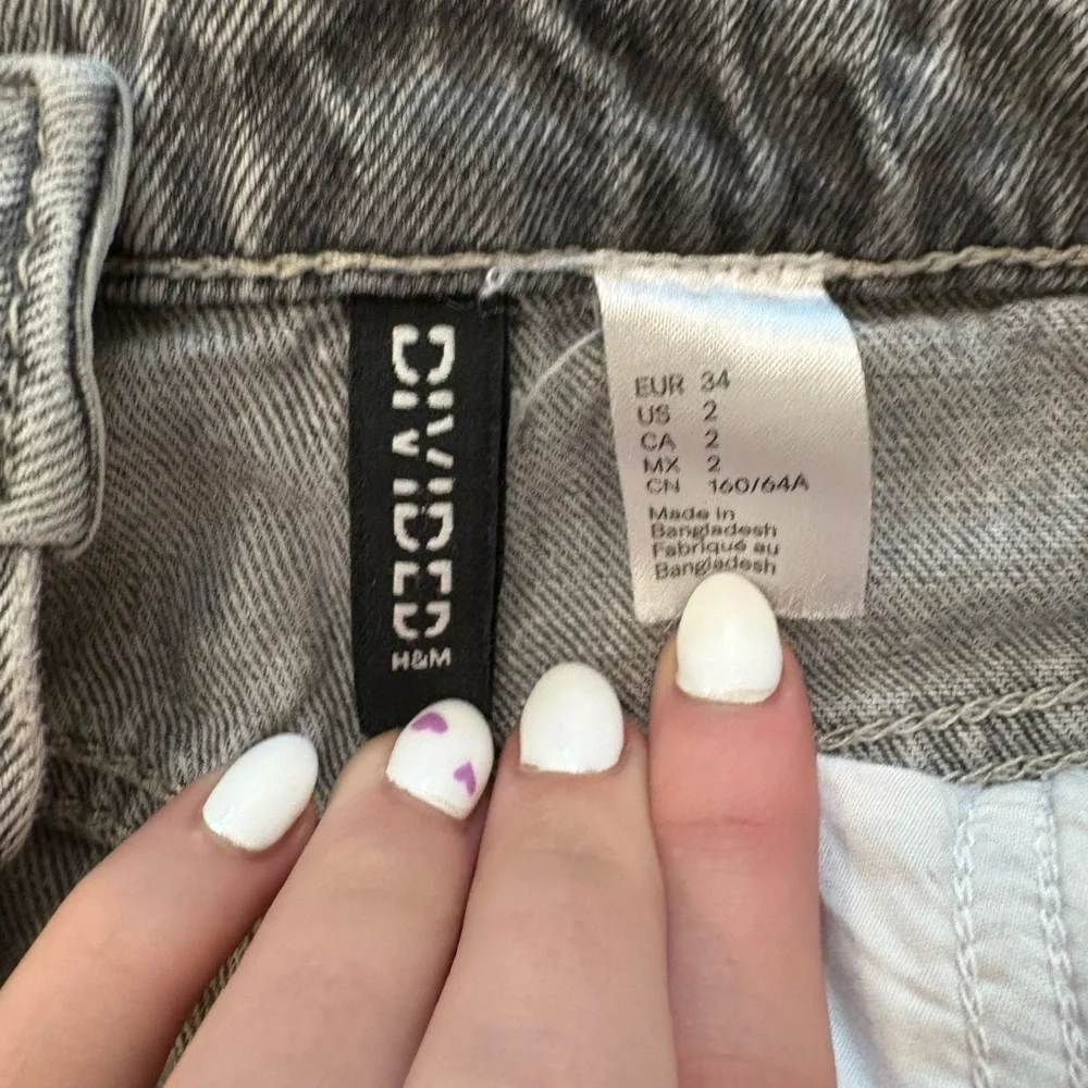 H&M Gray Straight Leg Jeans - Picture 4 of 6